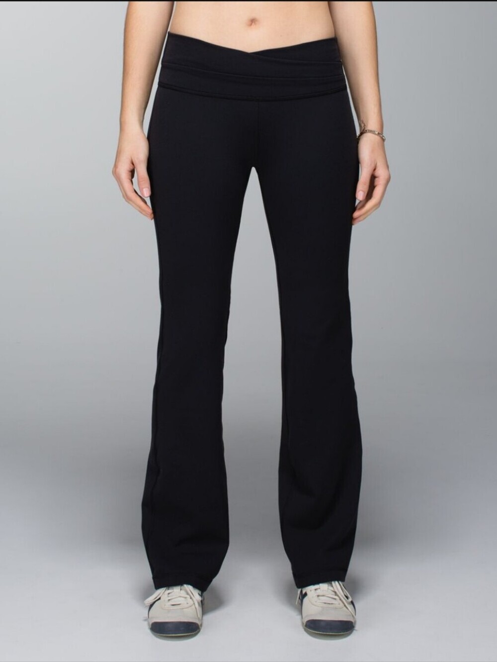 Lululemon Astro Pant Full-On Luon Size 4 Tall Black